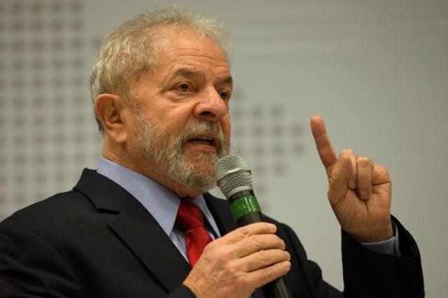Se eu for condenado, não vale a pena ser honesto no Brasil, diz Lula